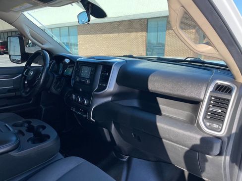 Used 2020 RAM 3500 Big Horn image 31