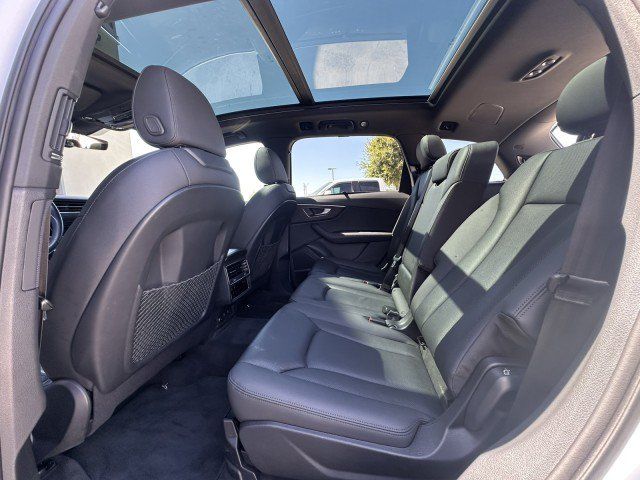 Used 2023 Audi Q7 2.0T Premium Plus w/ Premium Plus Package AWD/4WD image 16