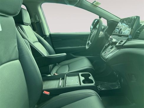 New 2026 Honda Odyssey Touring image 15