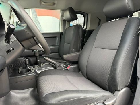 Used 2007 Toyota FJ Cruiser 4WD image 10