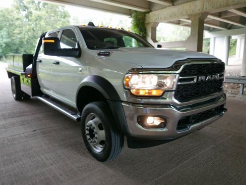 Used 2024 RAM 5500 Tradesman w/ Chrome Appearance Group AWD/4WD image 29