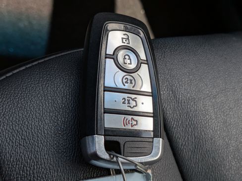 Used 2019 Ford Edge Titanium w/ Cold Weather Package AWD/4WD image 35