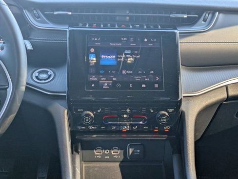 Used 2023 Jeep Grand Cherokee L Laredo w/ Luxury Tech Group I image 16