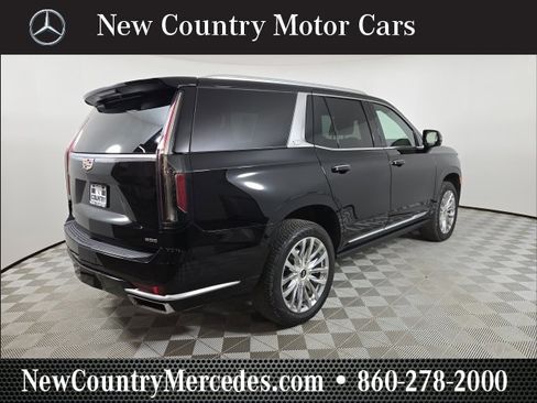 Used 2023 Cadillac Escalade Premium Luxury w/ Performance Package image 10