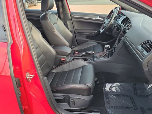 Used 2019 Volkswagen GTI SE image 16