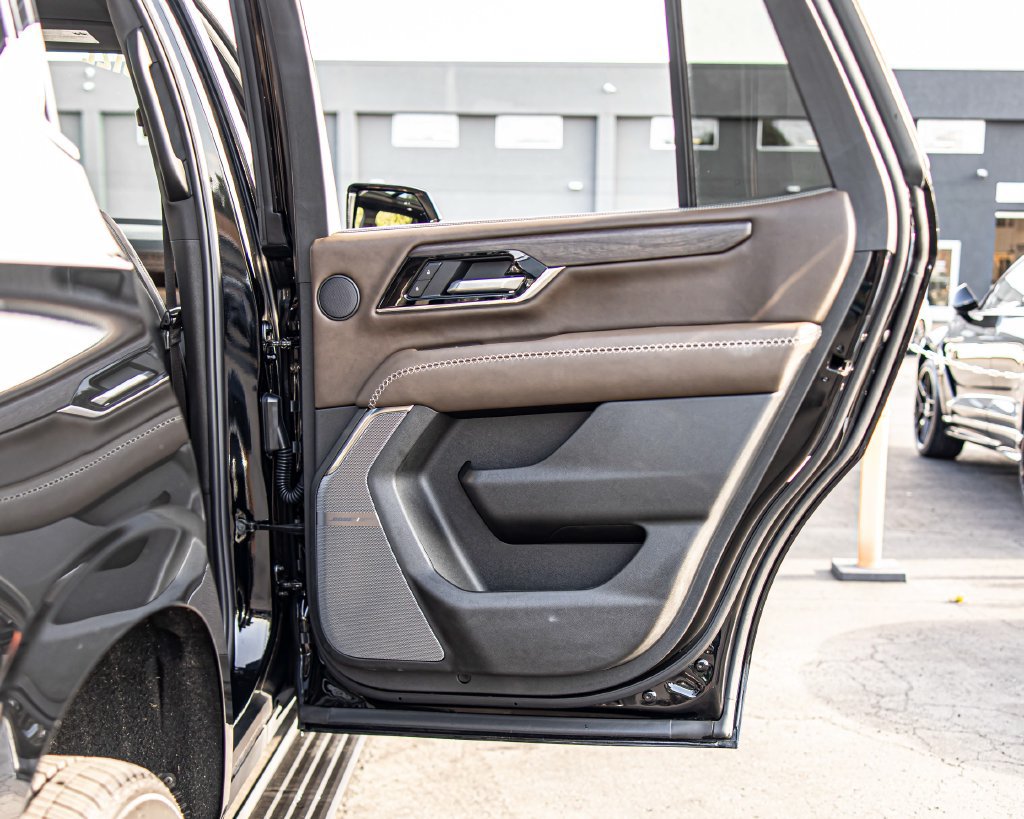 Used 2026 GMC Yukon Denali Ultimate AWD/4WD image 36
