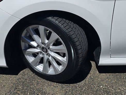 Used 2018 Toyota Camry LE FWD image 24