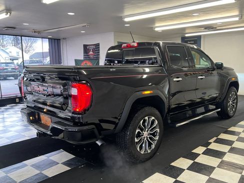 Used 2025 GMC Canyon Denali AWD/4WD image 17
