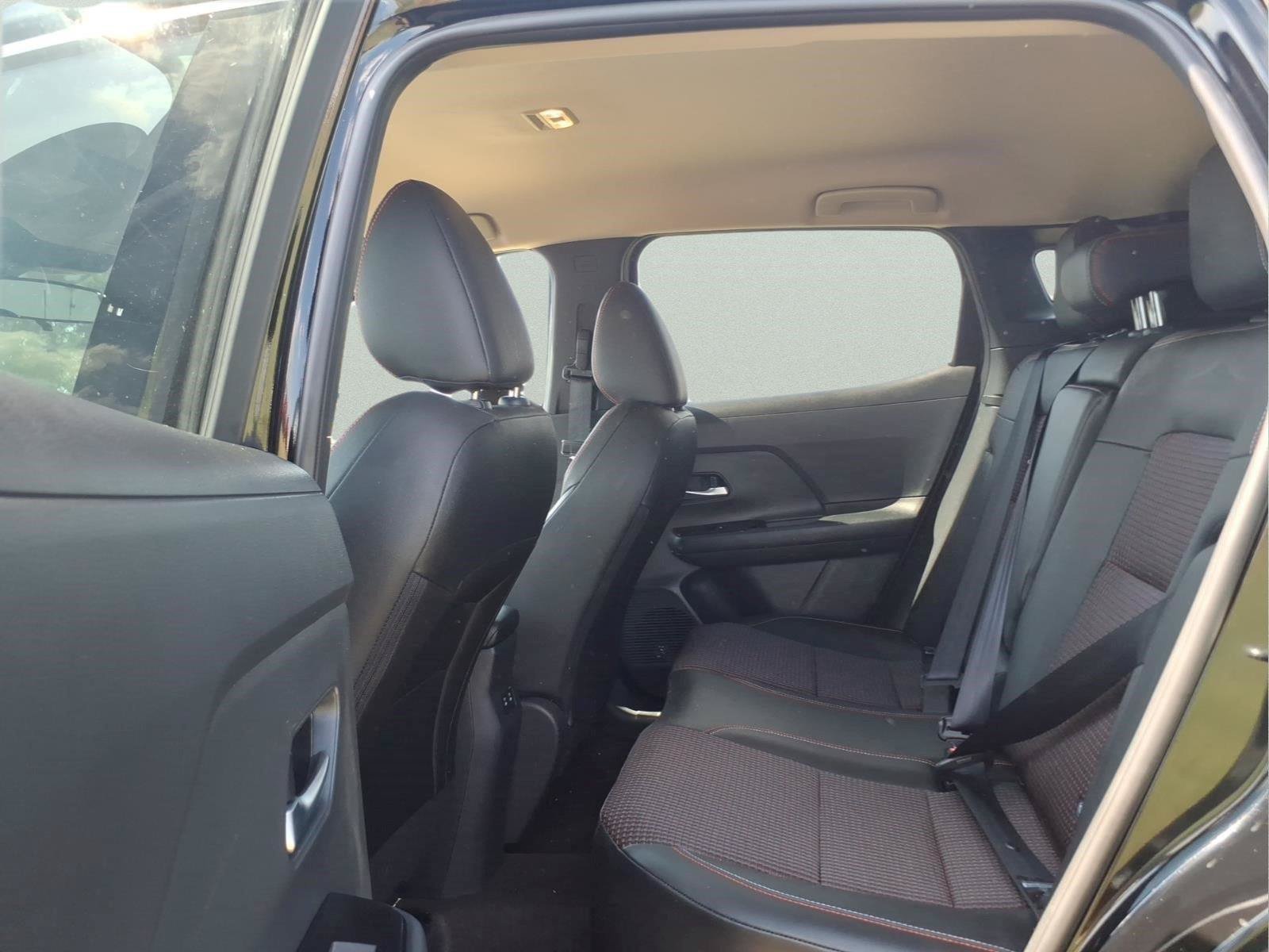 Used 2026 Nissan Kicks SR AWD/4WD image 11