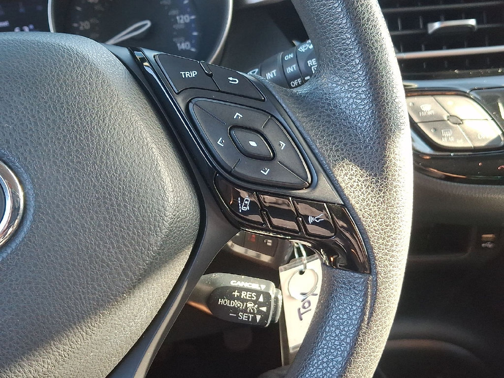 Certified 2020 Toyota C-HR LE FWD image 23