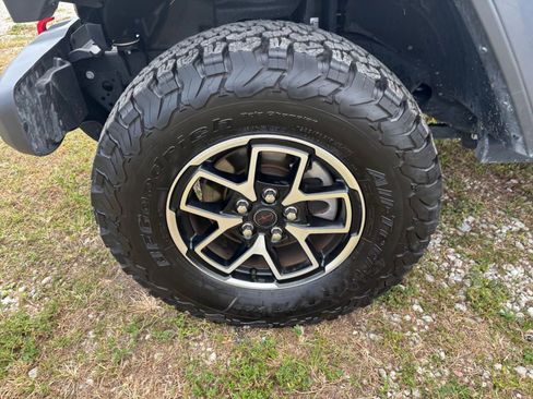 Used 2025 Jeep Wrangler Rubicon image 29