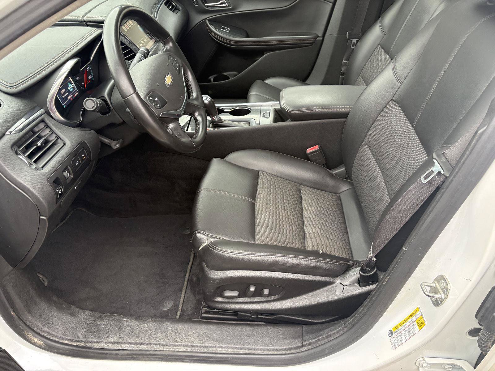 Used 2016 Chevrolet Impala LT w/ Convenience Package FWD image 4