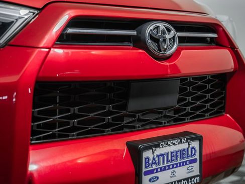 Used 2021 Toyota 4Runner SR5 Premium w/ Moonroof Package image 11