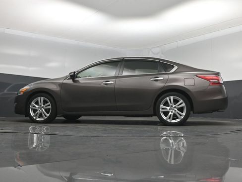 Used 2013 Nissan Altima 3.5 SL FWD image 15