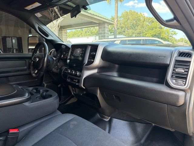 Used 2024 RAM 3500 Tradesman w/ Chrome Appearance Group AWD/4WD image 22