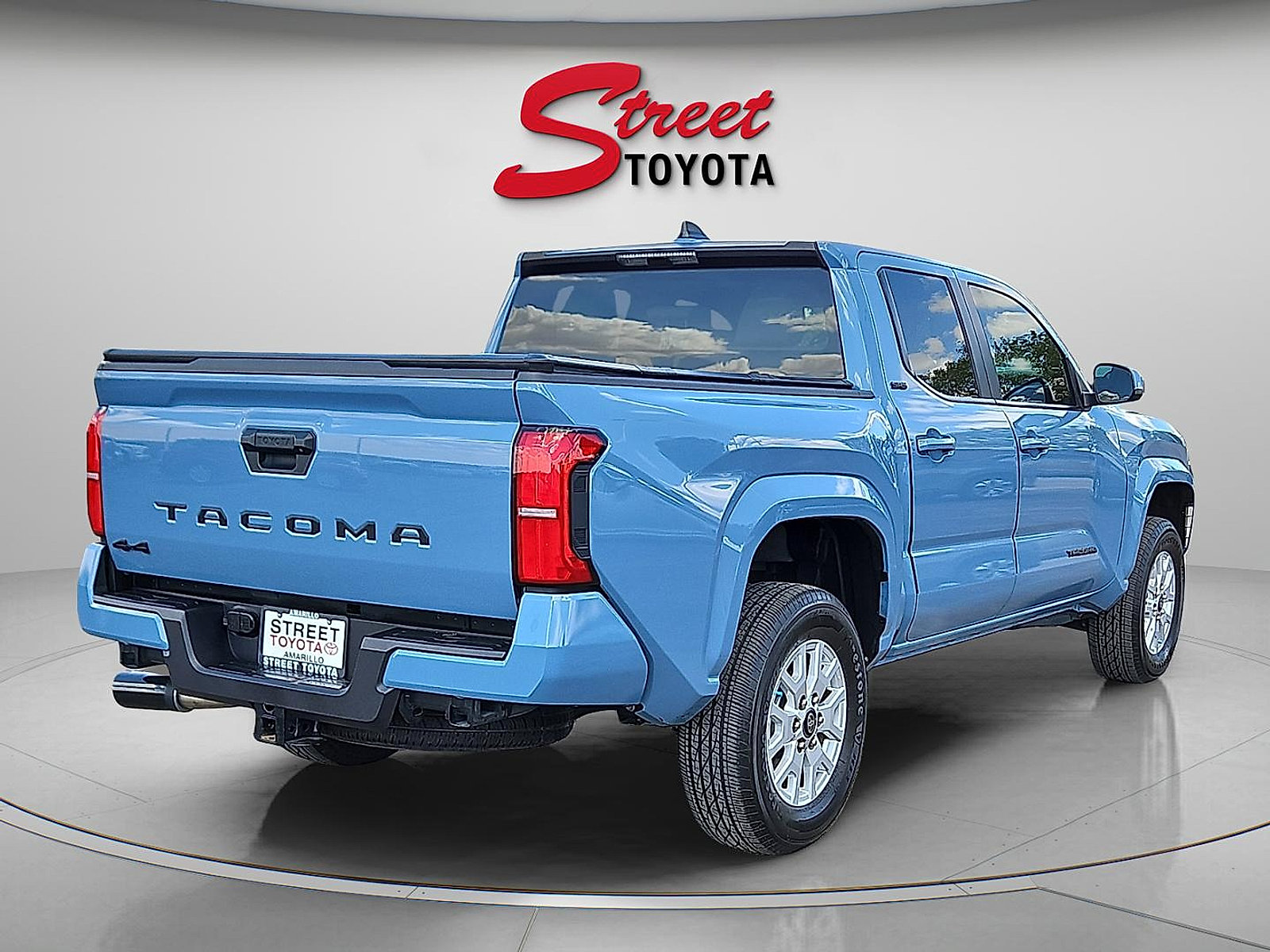 Certified 2026 Toyota Tacoma SR5 AWD/4WD image 3