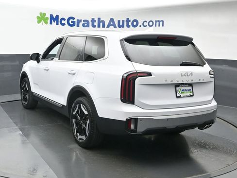 Used 2024 Kia Telluride EX w/ EX Captain's Chair Package image 26