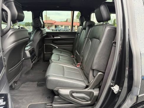 Used 2023 Jeep Wagoneer Series II w/ Premium Group I AWD/4WD image 19