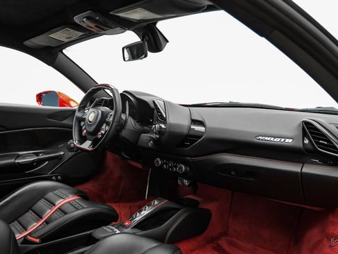 Used 2017 Ferrari 488 GTB RWD image 59