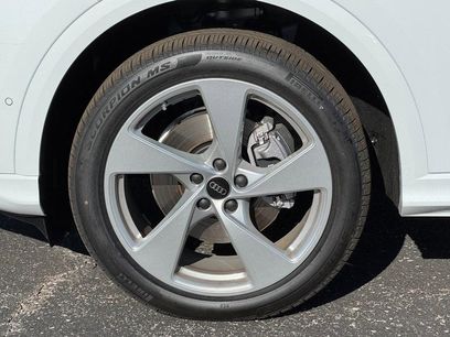 New 2025 Audi Q5 Premium Plus