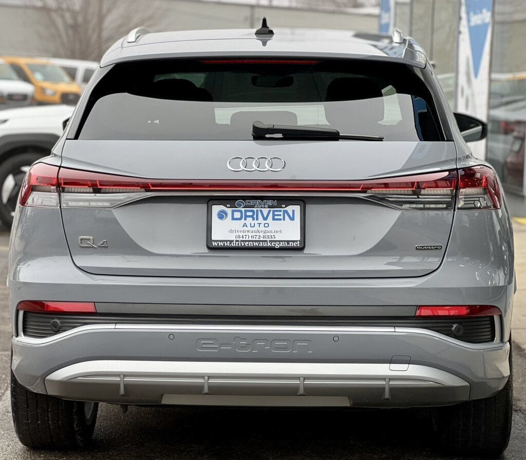 Used 2023 Audi Q4 e-tron Premium Plus w/ Premium Plus AWD/4WD image 5