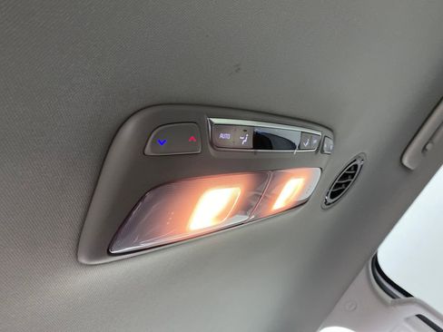 Used 2024 Kia Telluride LX image 32