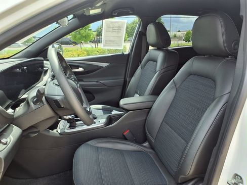 Used 2025 Buick Envista Preferred FWD image 15