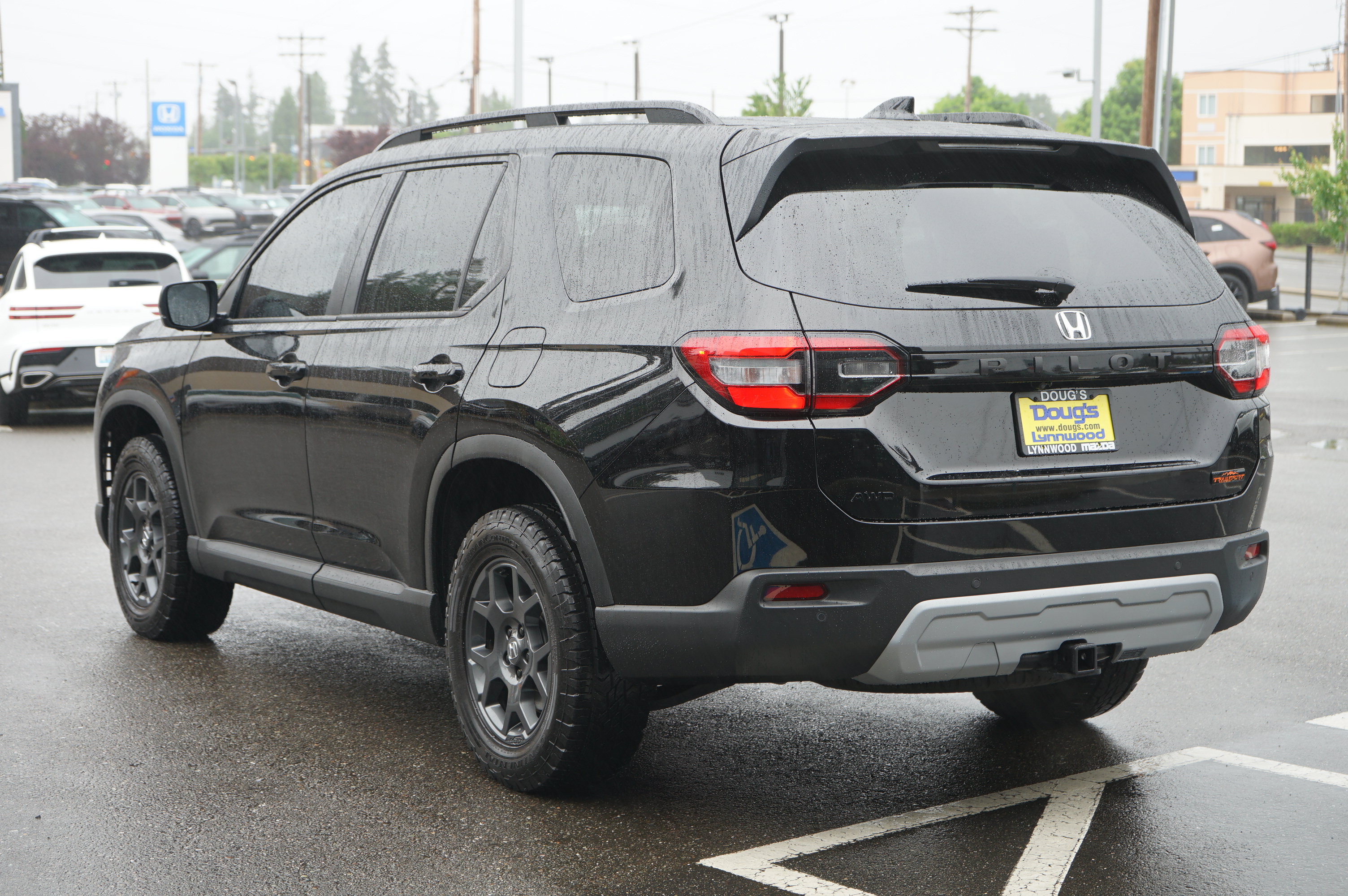Used 2025 Honda Pilot TrailSport image 5