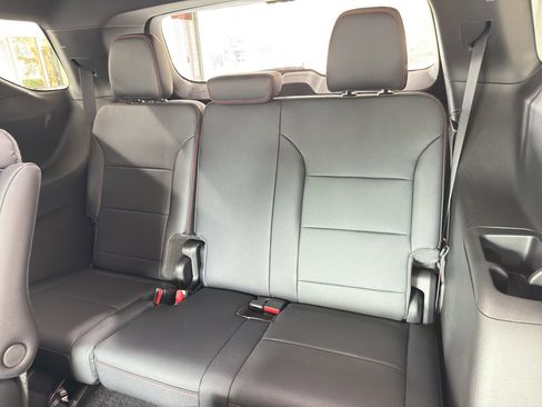 New 2026 Chevrolet Traverse RS w/ LPO, Floor Liner Package image 23