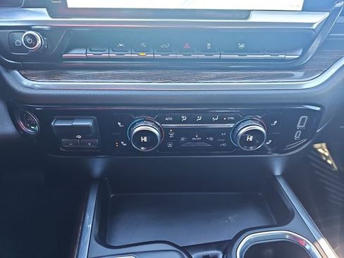 Used 2025 GMC Sierra 1500 Elevation image 18