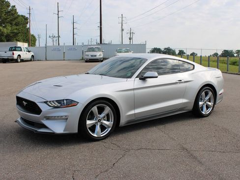 Used 2019 Ford Mustang Coupe w/ Equipment Group 101A RWD image 2