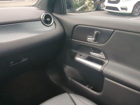 Used 2025 Mercedes-Benz GLA 250 image 19