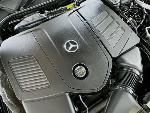 Used 2024 Mercedes-Benz C 300 4MATIC Sedan image 31