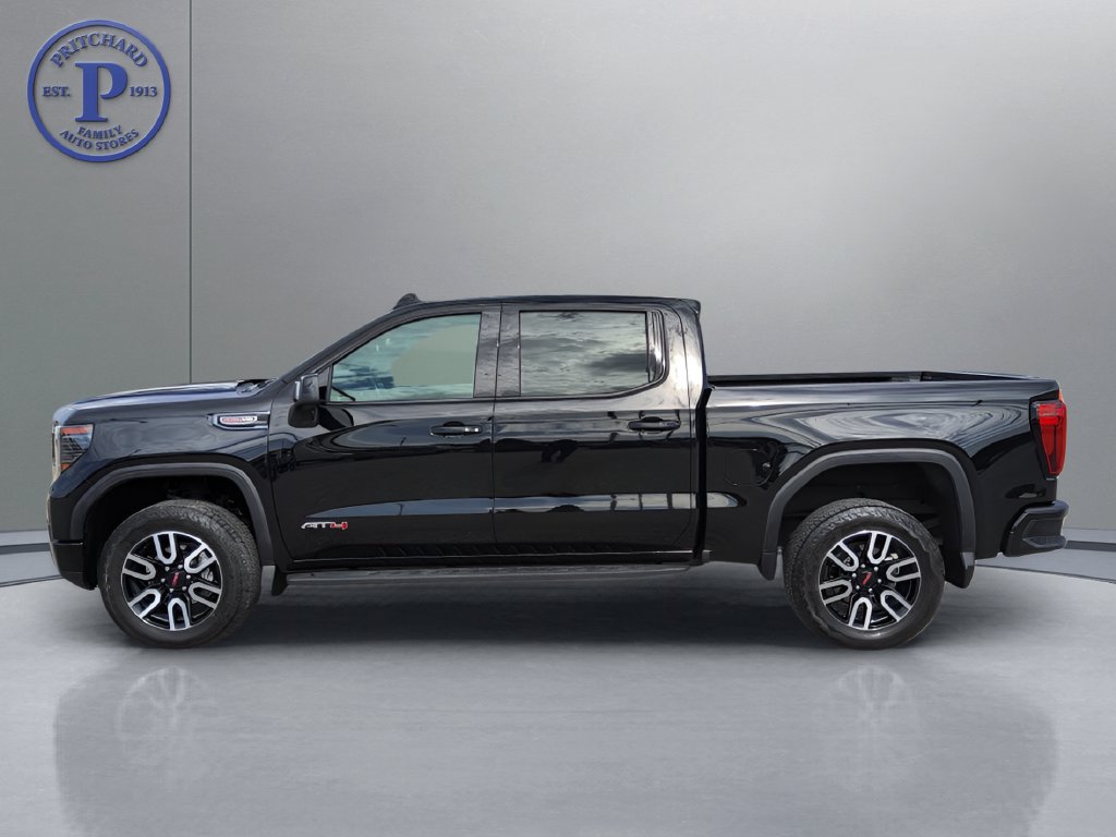 Used 2023 GMC Sierra 1500 AT4 w/ AT4 Premium Package AWD/4WD image 4