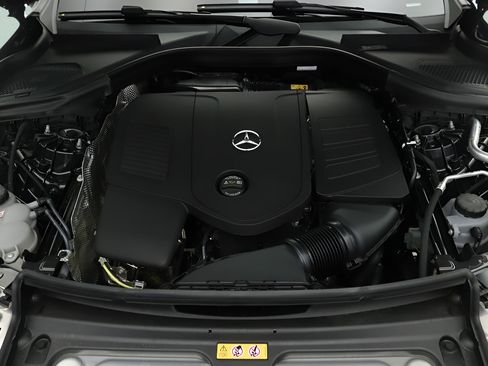 Certified 2026 Mercedes-Benz GLC 300 image 24