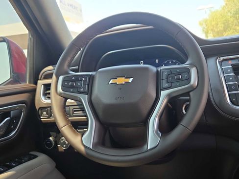 Used 2024 Chevrolet Suburban LT w/ LT Signature Package RWD image 19