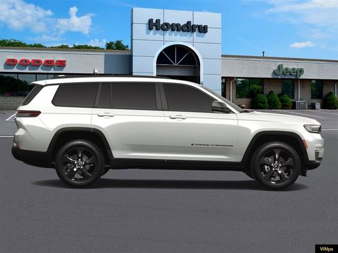 New 2025 Jeep Grand Cherokee L Limited w/ Black Appearance Package image 9