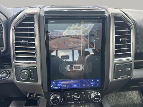 Used 2015 Ford F150 Platinum w/ Equipment Group 701A Luxury image 17