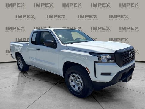 Used 2022 Nissan Frontier S RWD image 7
