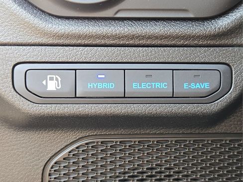 Used 2024 Jeep Wrangler Unlimited AWD/4WD image 24