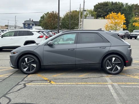 New 2025 Hyundai Ioniq 5 SEL image 2
