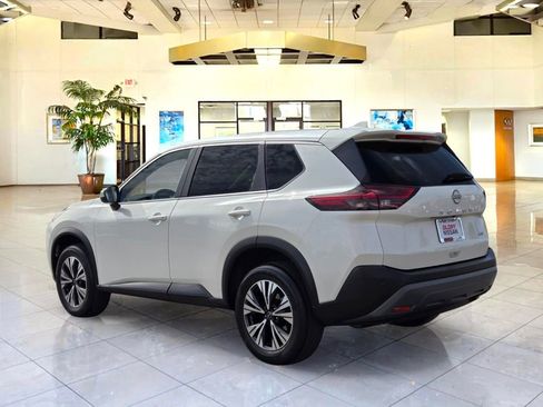 Certified 2023 Nissan Rogue SV FWD image 7