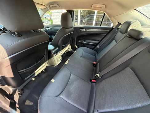Used 2019 Chrysler 300 Touring w/ Sport Appearance Package RWD image 16