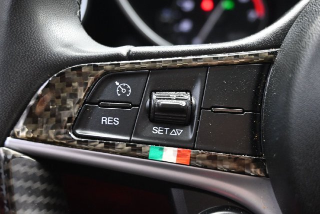 Used 2019 Alfa Romeo Giulia Ti RWD image 18
