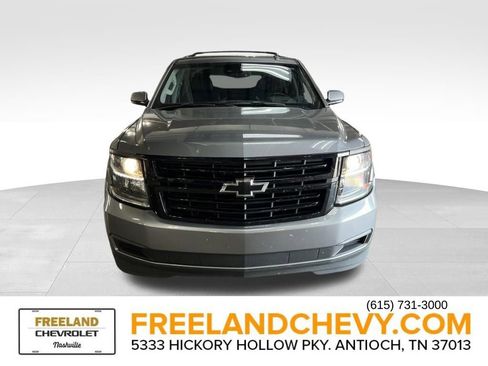 Used 2019 Chevrolet Suburban LT image 2