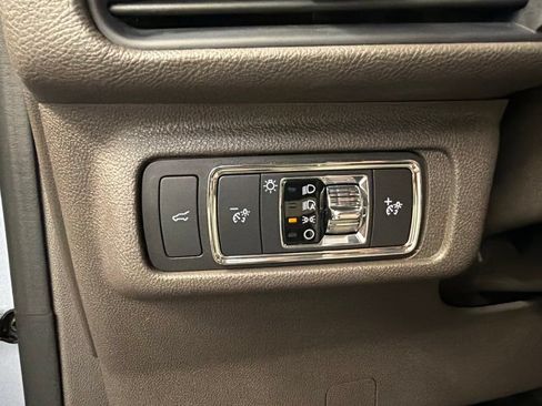 Used 2022 Lincoln Corsair AWD w/ Premium Package image 25