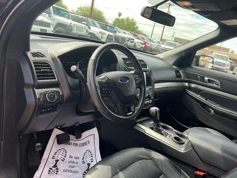Used 2018 Ford Explorer XLT w/ Equipment Group 202A FWD image 25