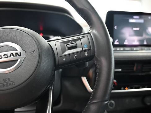 Used 2021 Nissan Rogue SV AWD/4WD image 26