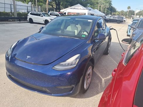 Used 2021 Tesla Model Y Standard Range image 1