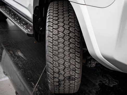 Used 2020 Toyota 4Runner TRD Off-Road Premium image 38